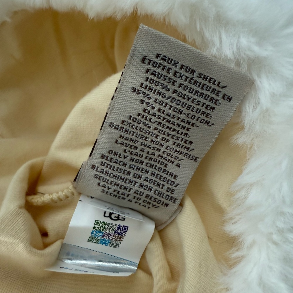 UGG Kids' White Furry Hat - Picture 3 of 3